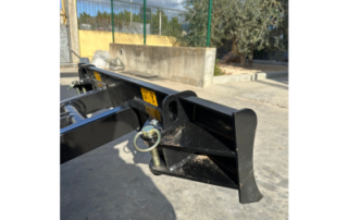 La lama del bulldozer: il cuore d'acciaio del movimento terra 12 lama del bulldozer ! Officina 3MT Cagliari